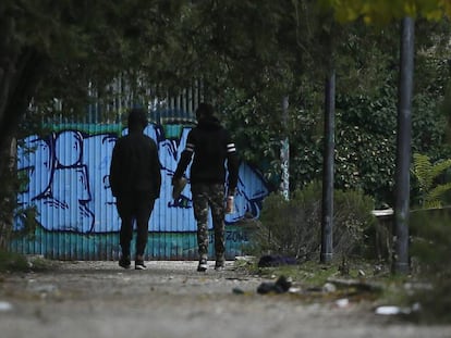 Un grupo de menores vive desde hace semanas en un parque de Hortaleza.