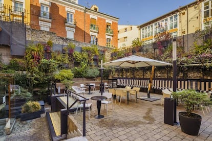 Terraza del hotel Palacio de los Blasones, en Burgos.