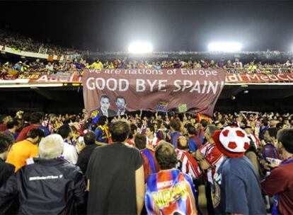 'We are nations of Europe, Good Bye Spain' -somos naciones de Europa, adiós España-, rezaba una pancarta desplegada por algunos barcelonistas.