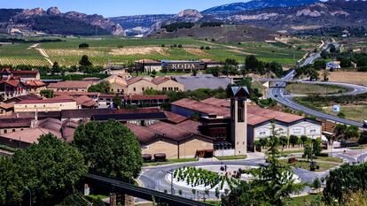 2G7JB8N The Rioja town of Haro is at the centre of the region where Rioja wine is produced. The town is surrounded by large wineries and vineyards. Spain.