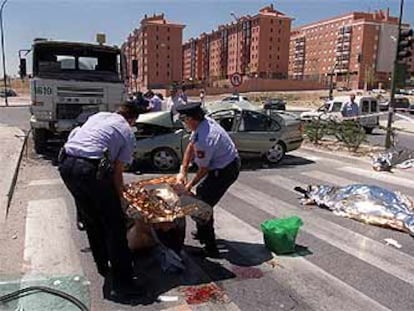 Imagen de un accidente con tres fallecidos en agosto de 2002 en Madrid. 

/ ULY MARTÍN