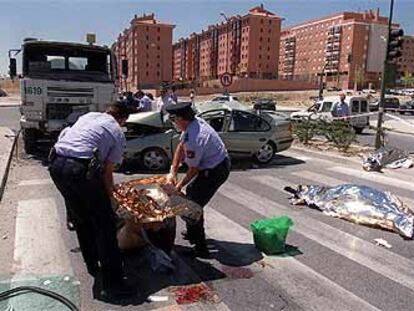 Imagen de un accidente con tres fallecidos en agosto de 2002 en Madrid.
/ ULY MARTÍN