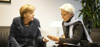 Merkel charla con la presidenta del FMI, Christine Lagarde