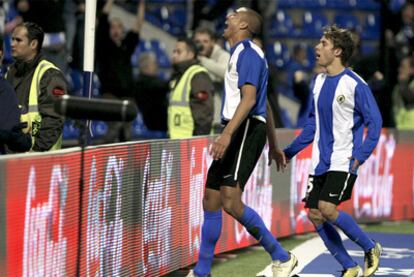 David Trezeguet celebra su tanto ante la Real Sociedad.