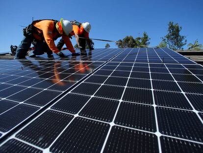 Instalación de paneles fotovoltaicos.