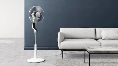 Artículo de EL PAÍS Escaparate que describe las ventajas de uso del mejor ventilador de pie silencioso y en oferta
