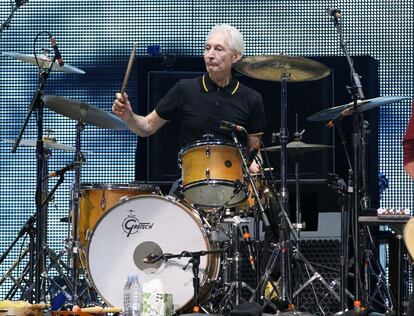 Charlie Watts, durante la gira de los Rolling Stones de 2013, en el Staples Center de Los Ángeles.