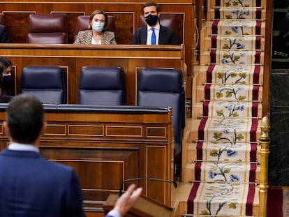El presidente del Gobierno, Pedro Sánchez, se dirigía el miércoles en el Congreso al líder del PP, Pablo Casado.