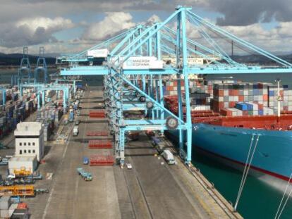 Terminal de contenedores en el puerto de Algeciras.