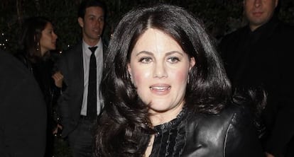 Monica Lewinsky, en una de sus fotos m&aacute;s recientes, saliendo de un restaurante en Beverly Hills en 2011.