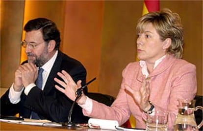 La ministra de Educación y Cultura, Pilar del Castillo,  junto a Mariano Rajoy.