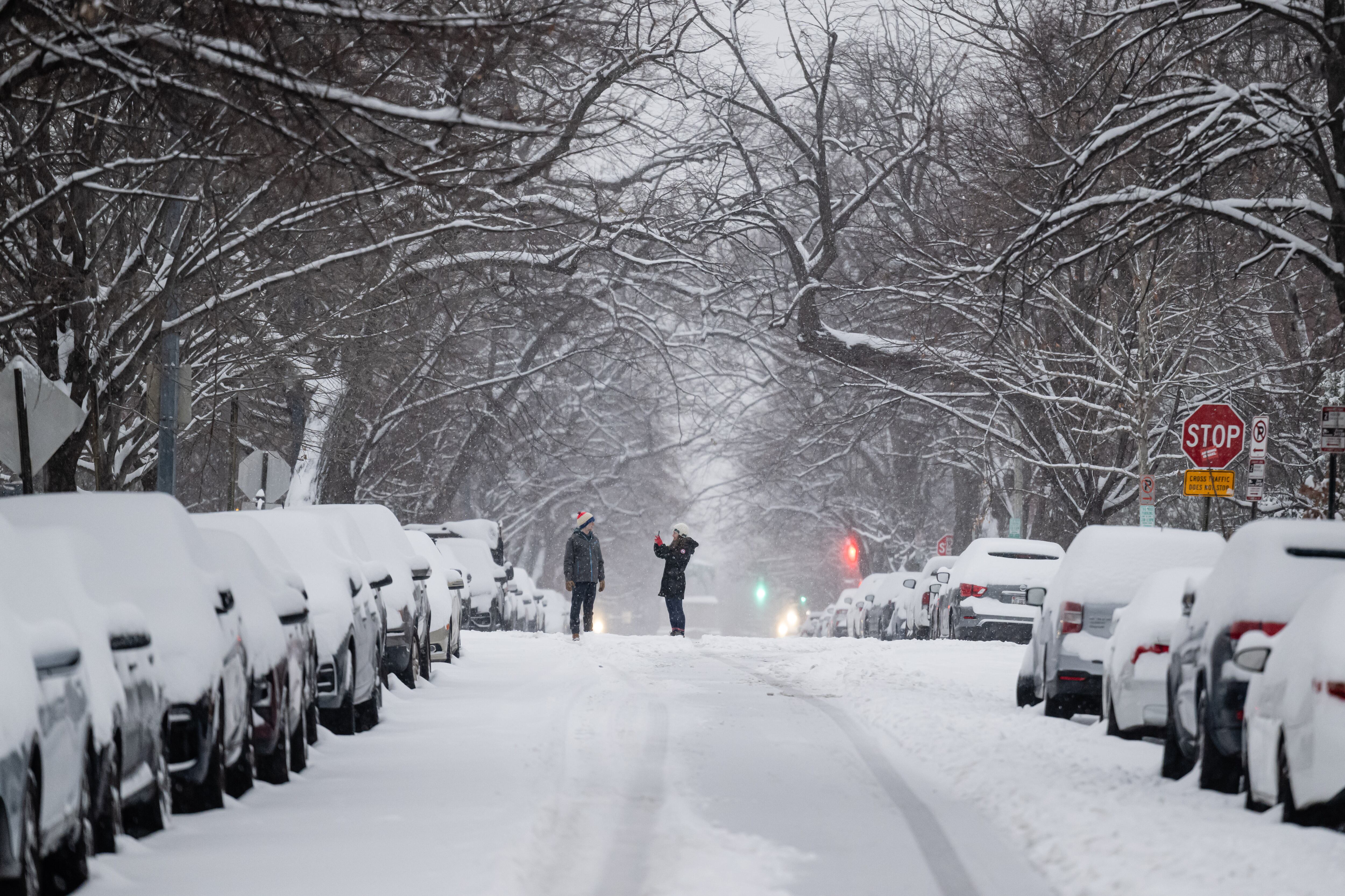 Tormenta invernal causa estragos en Estados Unidos con nevadas récord: ¿cuál es el pronóstico?