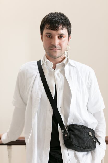 El diseñador Alecsander Rothschild, uno de los finalistas del proyecto Birkenstock x Central Saint Martins.