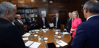 Cristina CIfuentes reunida con los rectores.