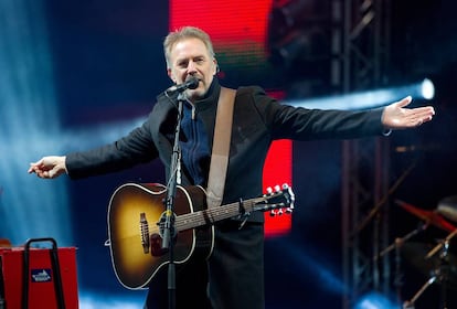 Kevin Costner, durante un concierto de Kevin Costner & Modern West en Schladming (Austria), en 2013.