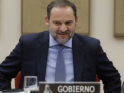 El ministro de Fomento en funciones, José Luis Ábalos, en el Congreso.