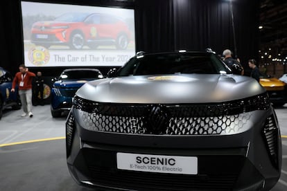 Imagen de un Renault Scenic eléctrico.