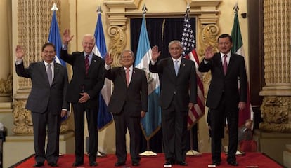 Biden visita Guatemala para tratar la crisis migratoria.