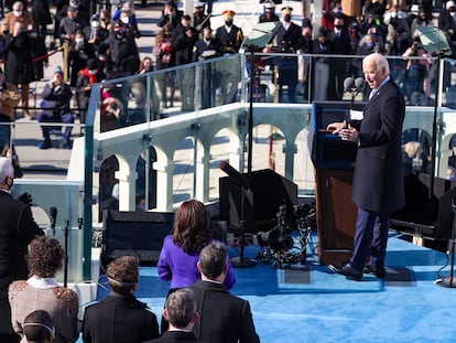 O presidente Joe Biden discursa durante a cerimônia de posse.