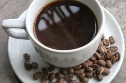 Entre enero y abril de este año, el 86,8 % del café exportado por Brasil fue de la variedad arábiga, el 10,6 % correspondió al grano soluble, el 2,5 % al robusto y el 0,1 % restante al tipo tostado y molido. EFE/Archivo