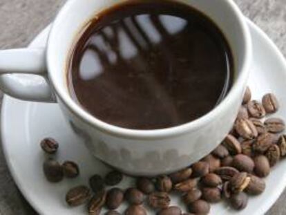 Entre enero y abril de este año, el 86,8 % del café exportado por Brasil fue de la variedad arábiga, el 10,6 % correspondió al grano soluble, el 2,5 % al robusto y el 0,1 % restante al tipo tostado y molido. EFE/Archivo