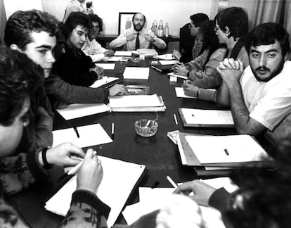 Varios representantes estudiantiles reunidos con Rubalcaba, entonces Secretario de Estado de Educación, el 11 de diciembre 1986.