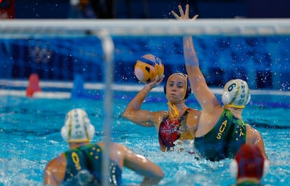 La waterpolista Anni Espar, en una acción durante la final de waterpolo femenino de los Juegos Olímpicos.