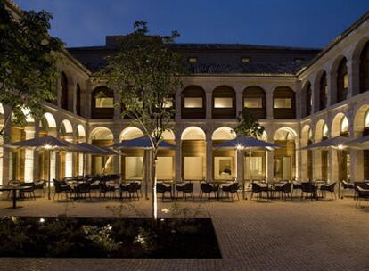 El convento de Santo Tomás es ahora el parador de Alcalá de Henares.