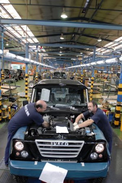 Trabajadores de Santana Motor, en 2008.