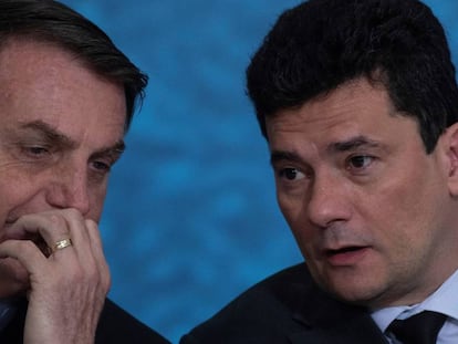 Bolsonaro e Moro durante cerimônia no Palácio do Planalto. 