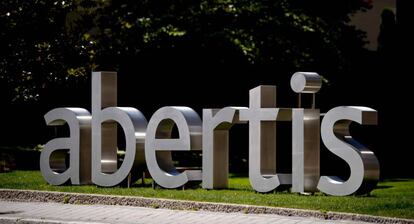 Logotipo de Abertis en la sede de la compa&ntilde;&iacute;a