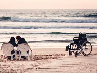 Playa accesible para personas en silla de ruedas.