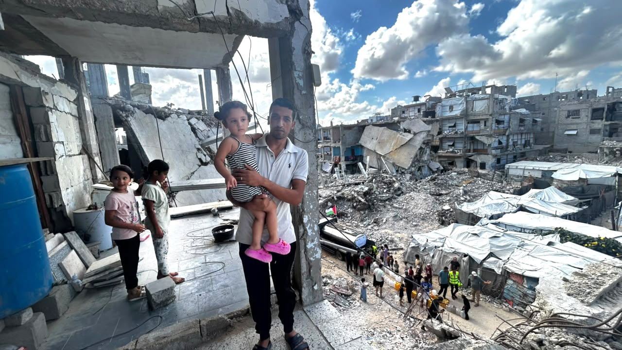 La vida en edificios a punto de colapsar en Gaza: “Caen trozos de vez en cuando, en mi habitación o en las de al lado”