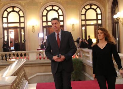 El líder del PPC, Xavier Garcia Albiol , a su llegada al Parlament.