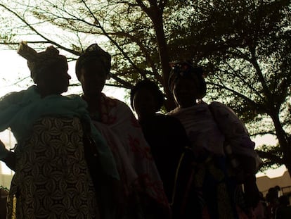 Rabiatou, Fatoumata, Geneva y Aisata fueron casadas de manera prematura. Hoy cuentan su historia, pero no quieren mostrar su rostro.