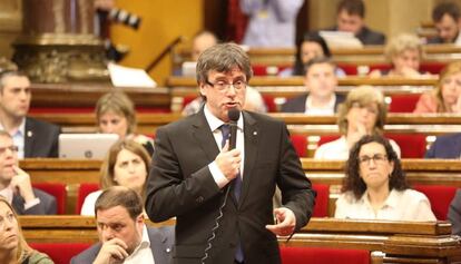 Carles Puigdemont este miércoles en el Parlament.