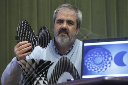 El profesor José Luis Monterde, durante su estancia en Bilbao.