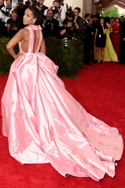 Detalle de la espalda de Kerry Washington.