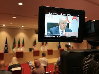 El ministro de Asuntos Exteriores argelino, Ramtane Lamamra, durante una conferencia de prensa este martes en Argel.