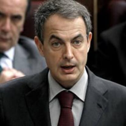 El presidente de Gobierno, José Luis Rodríguez Zapatero, en el Congreso.