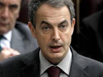 El presidente de Gobierno, José Luis Rodríguez Zapatero, en el Congreso.