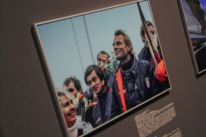Van Rietschoten, tras ganar la regata, en una imagen en el Museo de la Volvo, en Alicante.