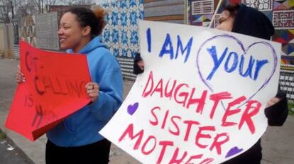 Manifestantes contra los abusos a mujeres en la vía pública