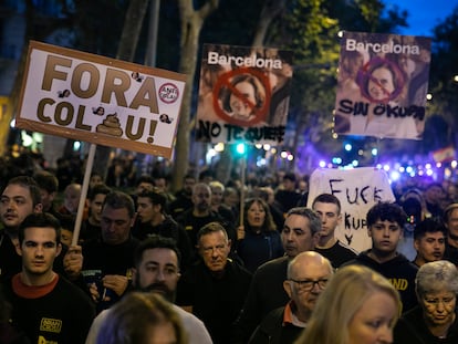 Un momento de la manifestación que ha reunido 800 personas este jueves.