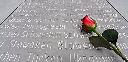 Miles de personas recuerdan hoy el día del Holocausto, en memoria de los millones de personas, la mayoría de ellos judíos que murieron en los campos de concentración nazi