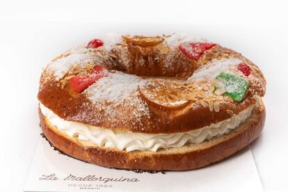 La emblemática pastelería madrileña La Mallorquina presenta el dulce navideño en su versión clásica, pero también relleno de nata, crema o trufa. La Mallorquina: Puerta del Sol, 8; Mira el Río Baja, 21; Velázquez, 39. Tel. 654 11 80 67