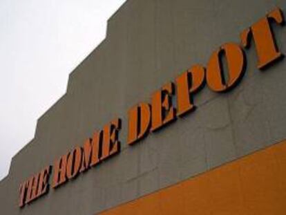 Las acciones de Home Depot en este último trimestre generaron unos beneficios de 0,95 dólares por participación, un 50,8 % más que los 0,63 dólares del tercer trimestre de 2012, mientras que sus ingresos subieron un 7,4 % para situarse en los 19.470 millones. EFE/Archivo