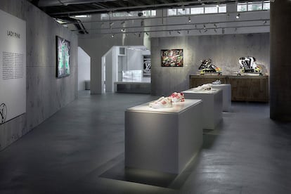 La exposición efímera de ‘White Canvas: LV Trainer in Residence’ en el Garage Traversi de Milán.