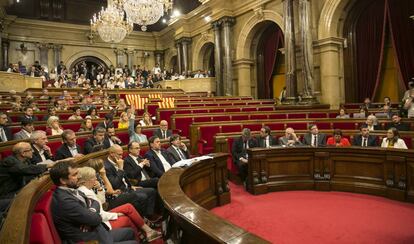 Pleno en el Parlament.