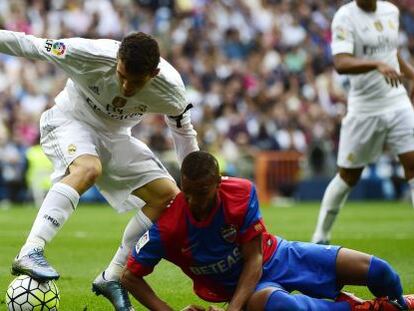 Kovacic ante el Levante.